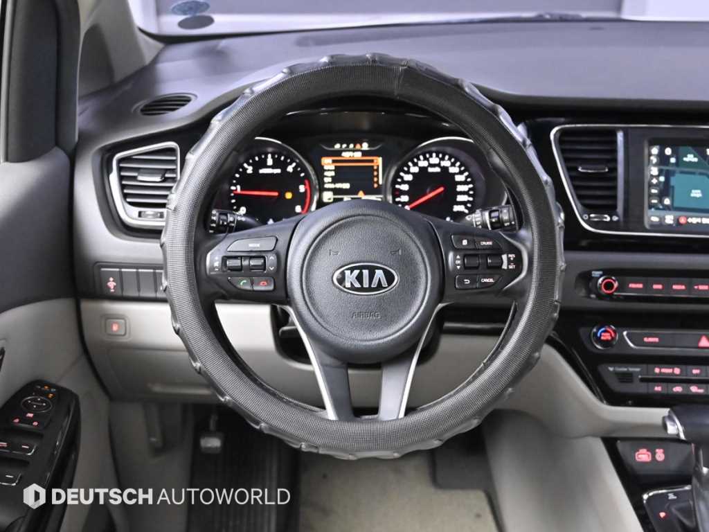 KIA Carnival 2017 Blanco - Importación desde Corea - HF Imports Iquique - Foto 13