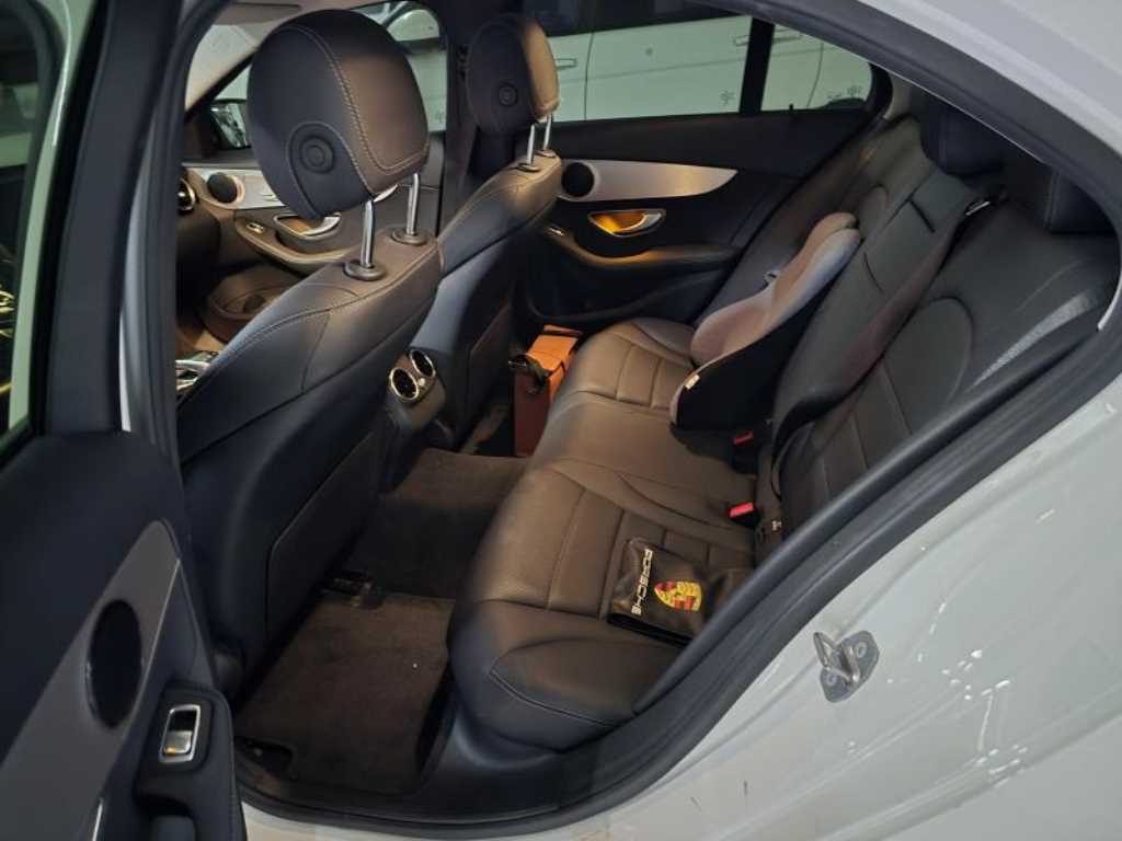 Mercedes Benz C Class - Vista 5