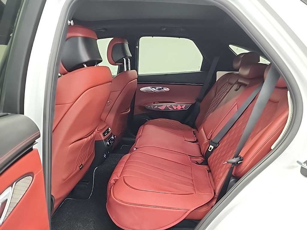 Genesis GV70 - Vista 12