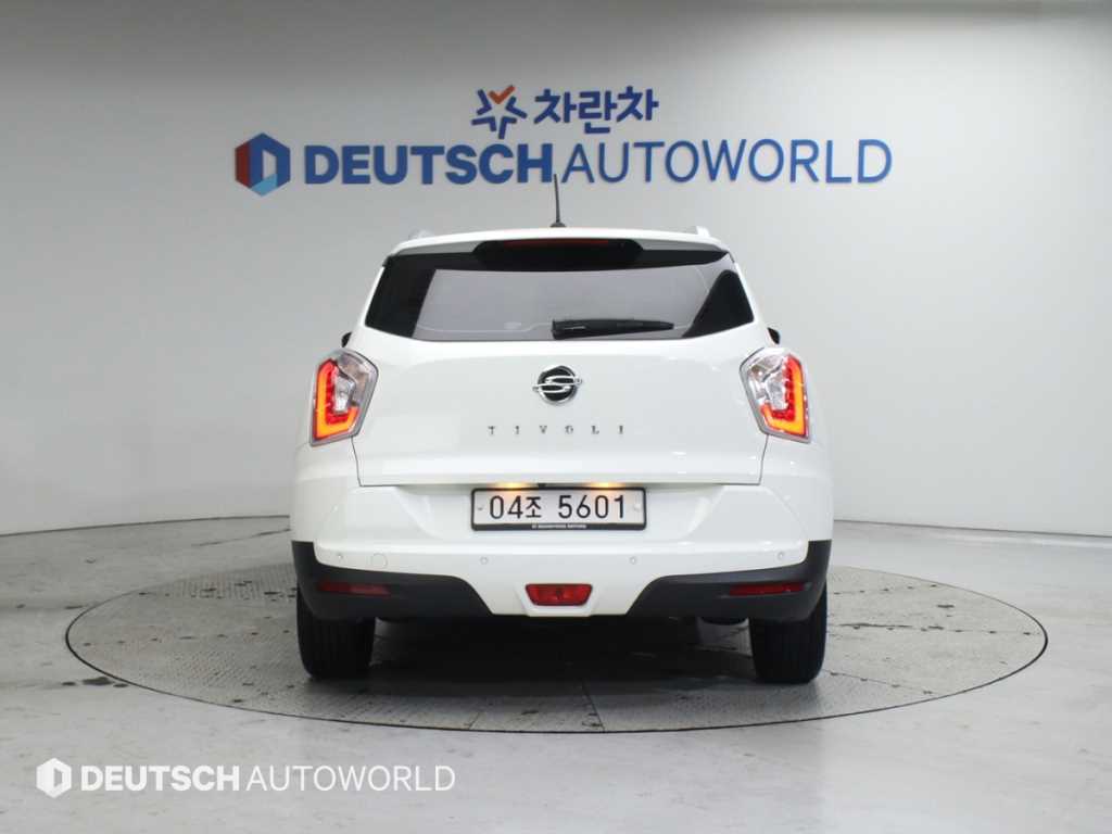 Ssangyong Tivoli - Vista 4