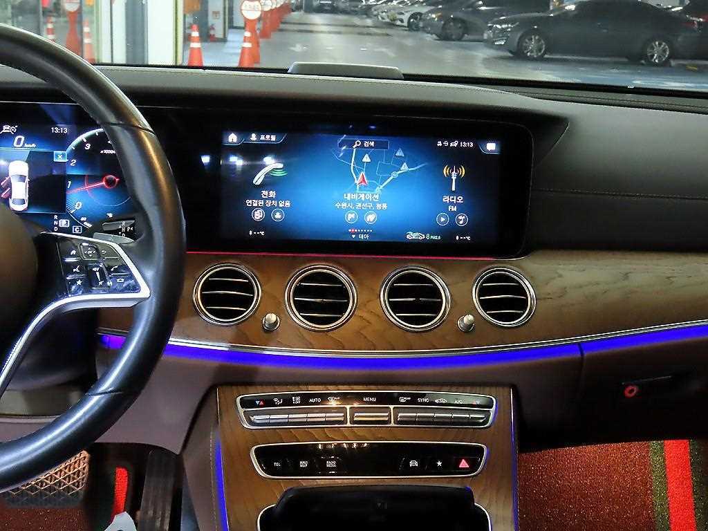 Mercedes Benz E class - Vista 11