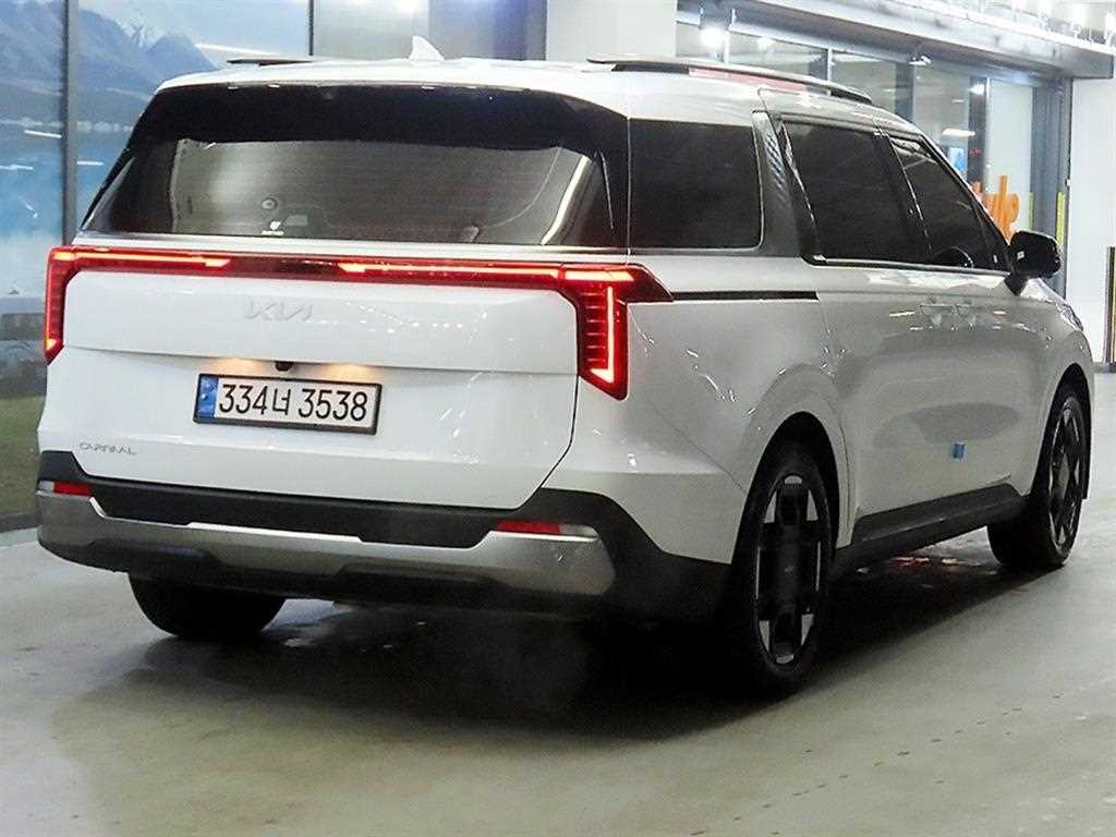 KIA Carnival - Vista 5