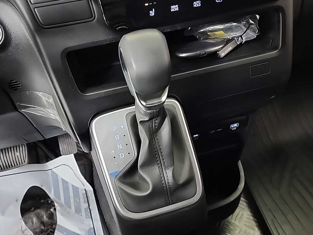 HYUNDAI Staria - Vista 8