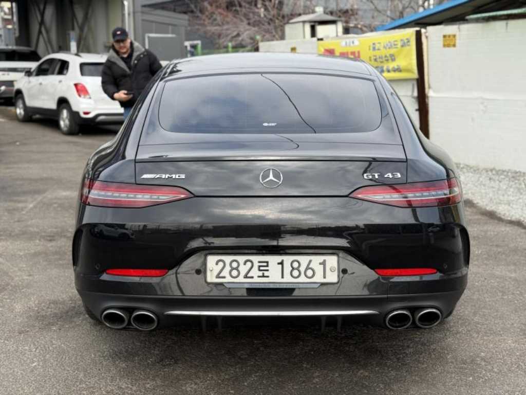 Mercedes Benz AMG GT - Vista 5