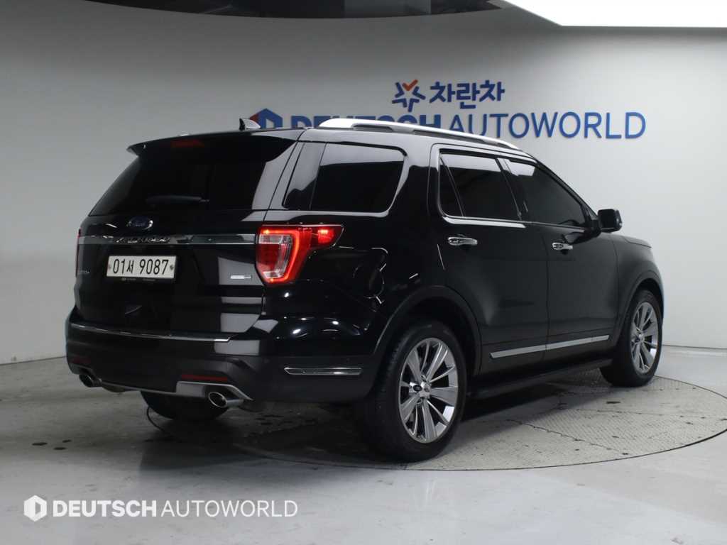 Ford Explorer - Vista 2