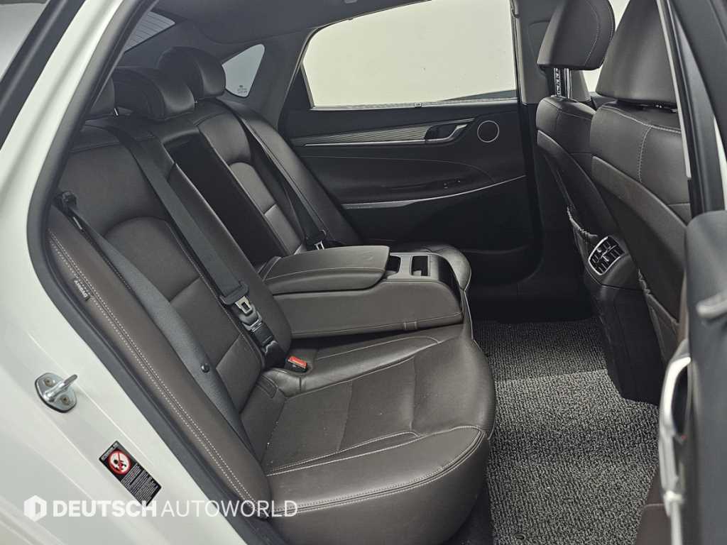 HYUNDAI Grandeur - Vista 12