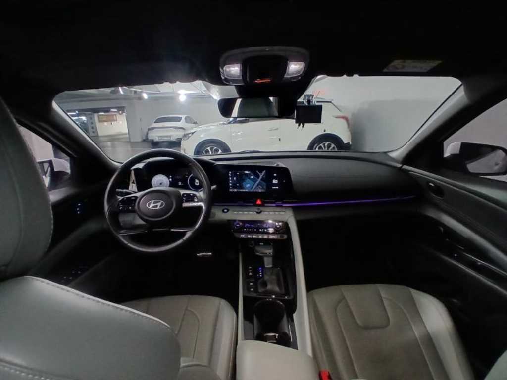 HYUNDAI Avante - Vista 6