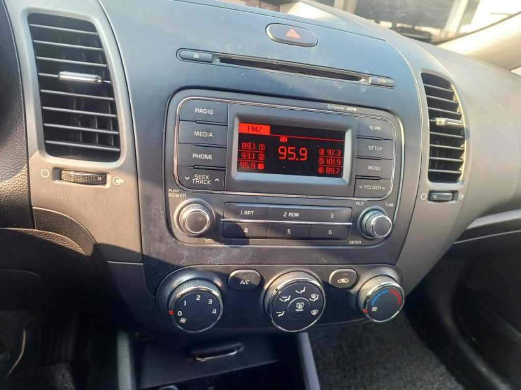 KIA K3 2014 Blanco - Importación desde Corea - HF Imports Iquique - Foto 13