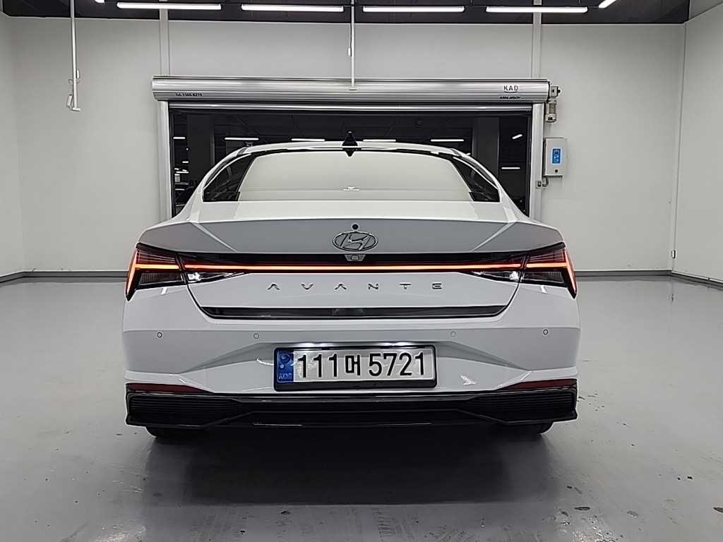 HYUNDAI Avante - Vista 3