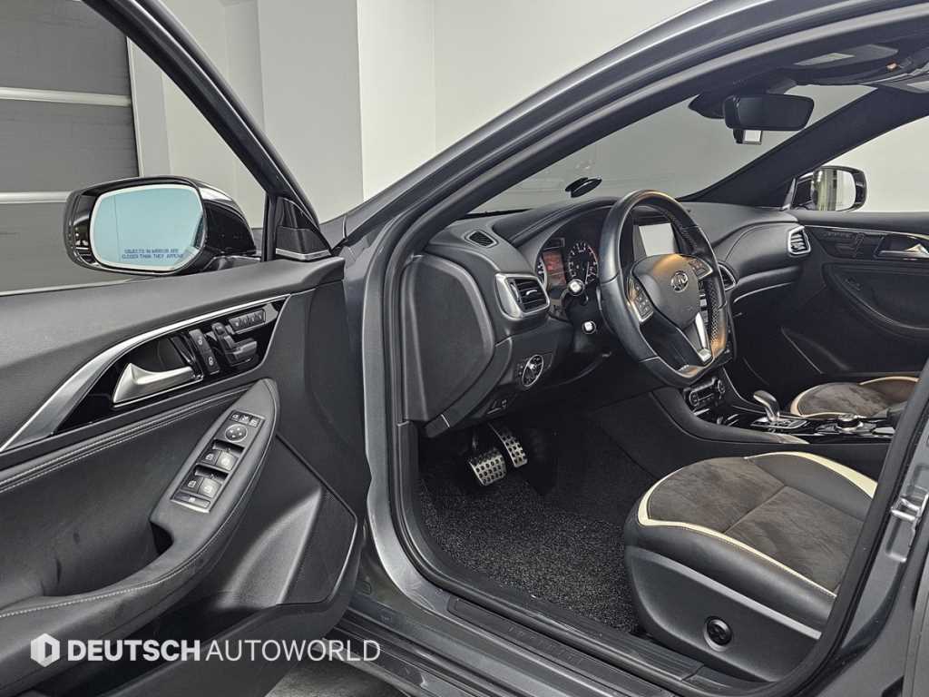 Infiniti Q - Vista 11