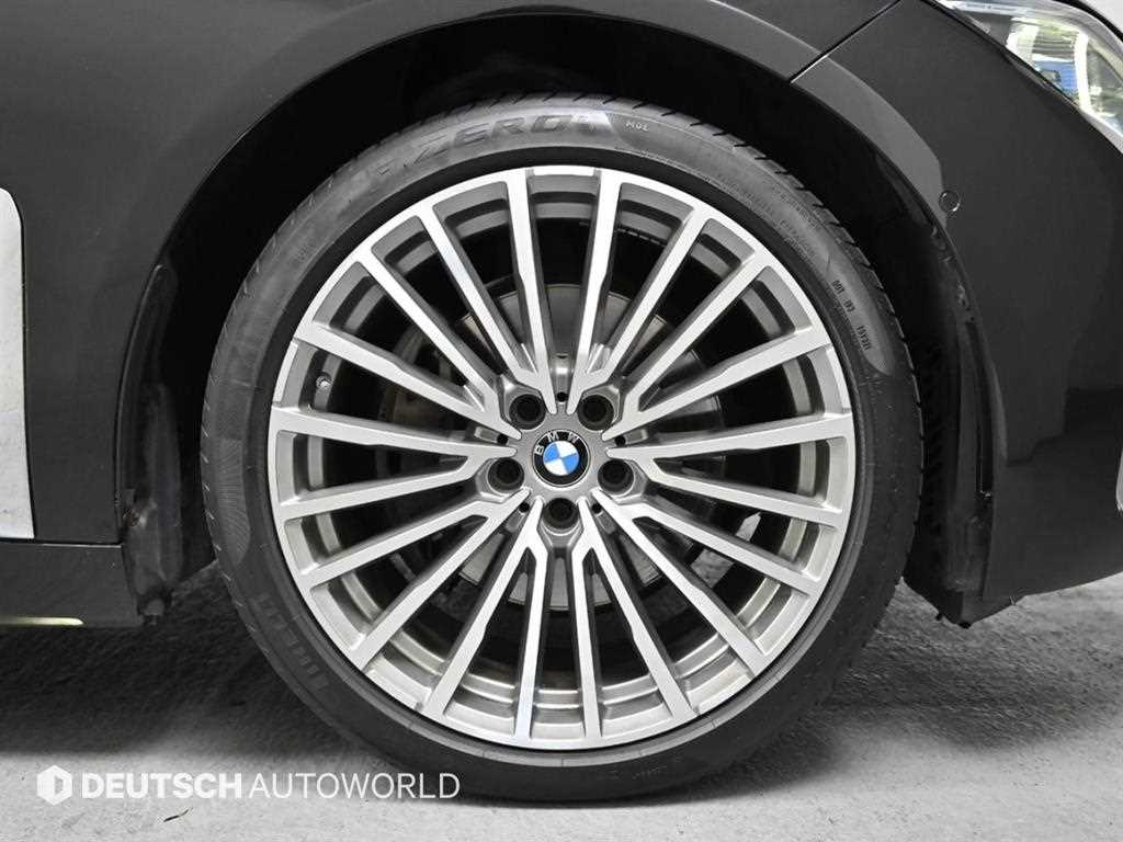 BMW 7 Series - Vista 5