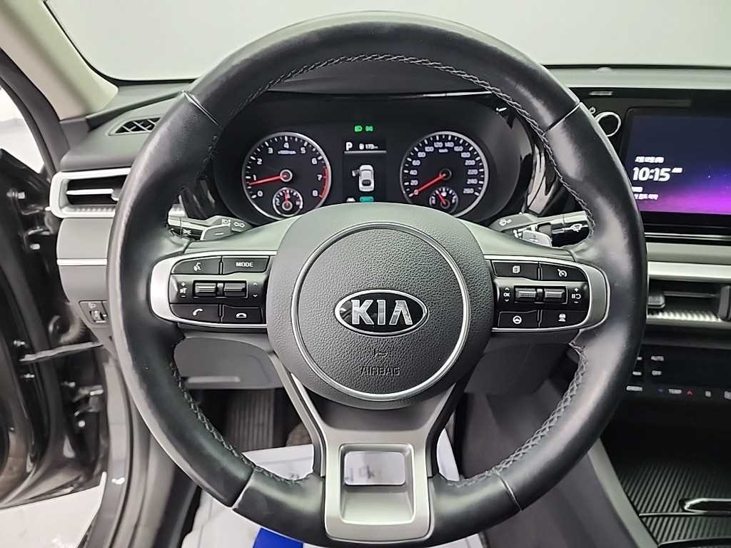 KIA K5 - Vista 9