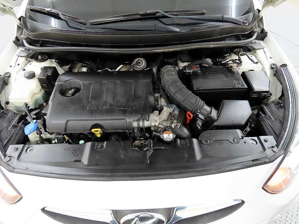 HYUNDAI Accent 2012 Blanco - Importación desde Corea - HF Imports Iquique - Foto 15