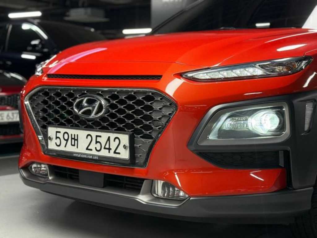 HYUNDAI Kona - Vista 4