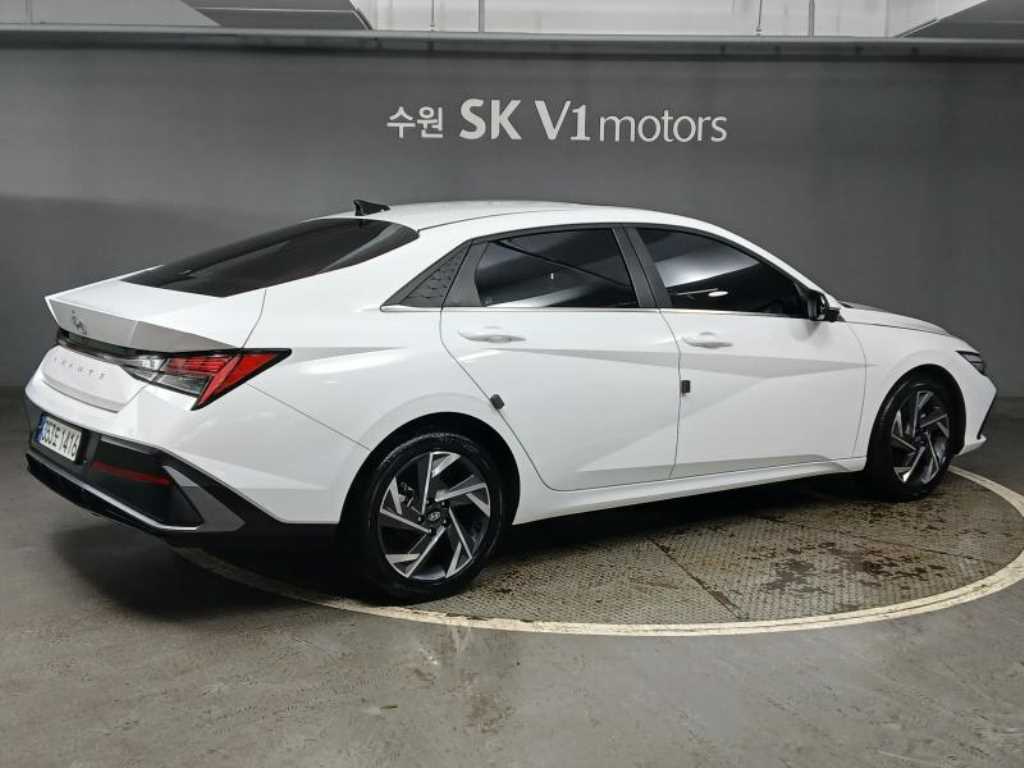 HYUNDAI Avante - Vista 4