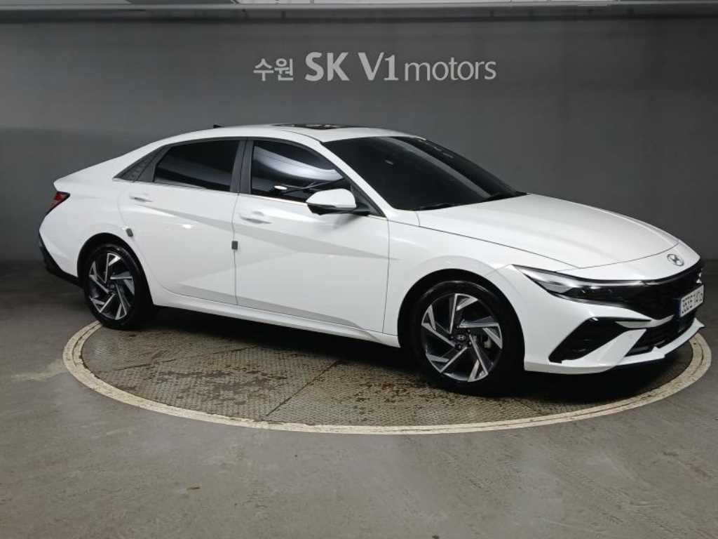 HYUNDAI Avante - Vista 3