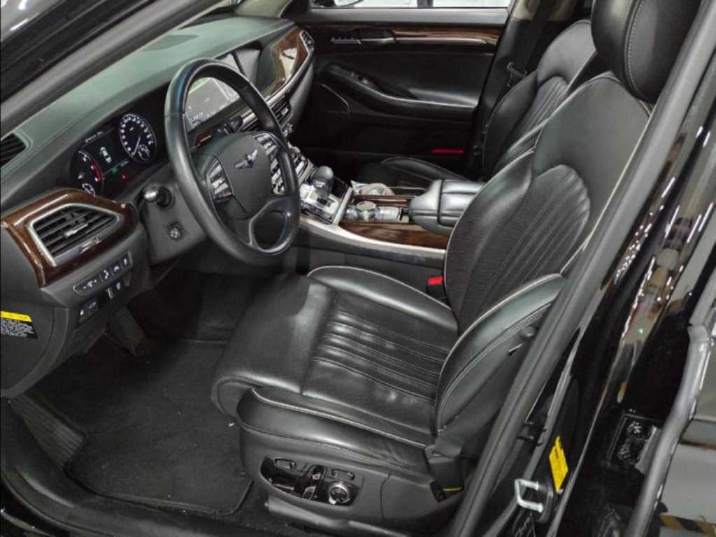 Genesis EQ900 - Vista 10