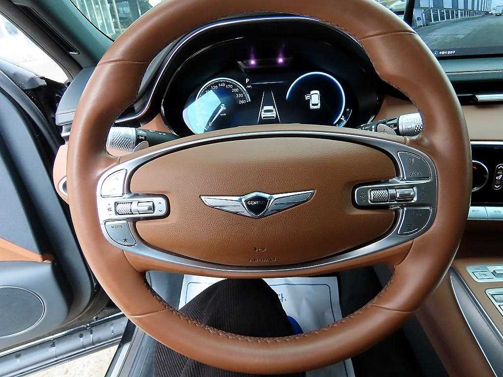 Genesis GV70 - Vista 8