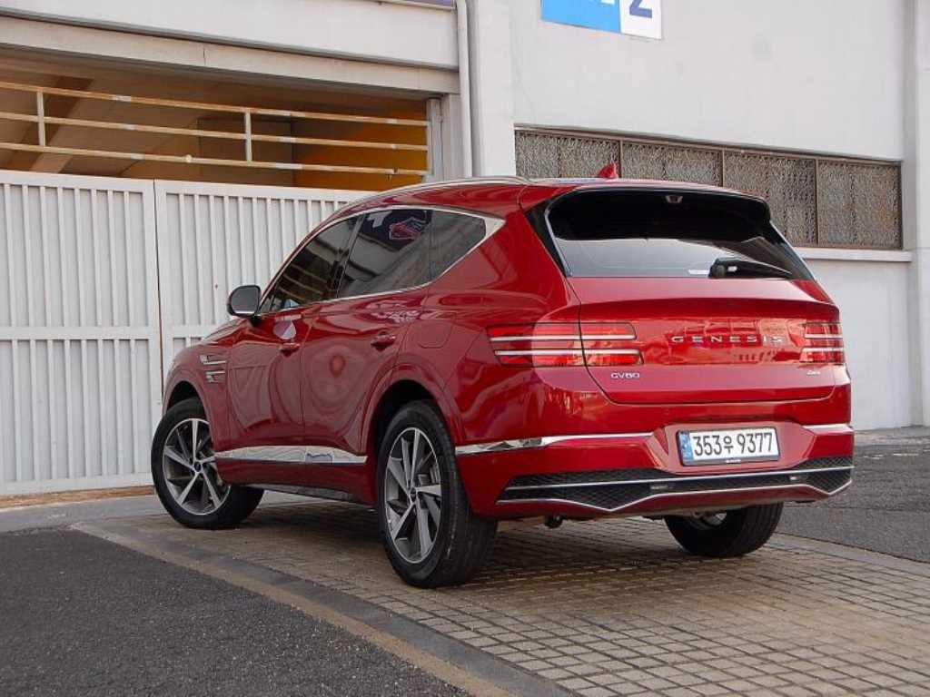 Genesis GV80 - Vista 8