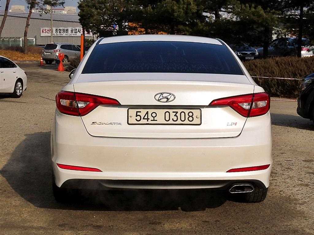 HYUNDAI Sonata - Vista 4