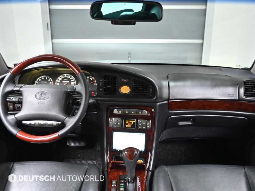 HYUNDAI Dynasty - Vista 7