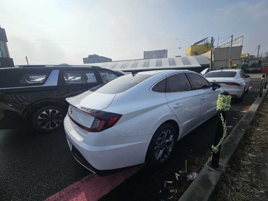 HYUNDAI Sonata - Vista 4