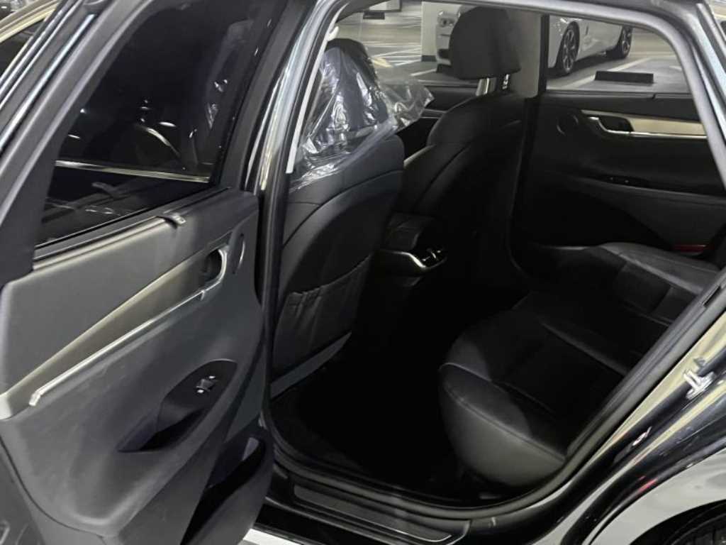 HYUNDAI Grandeur - Vista 11