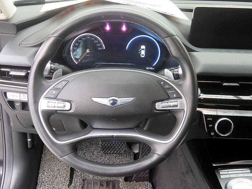 Genesis G80 - Vista 10
