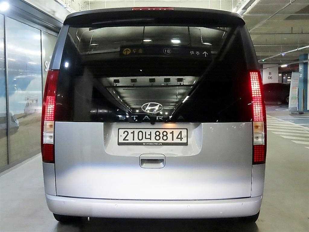 HYUNDAI Staria - Vista 5