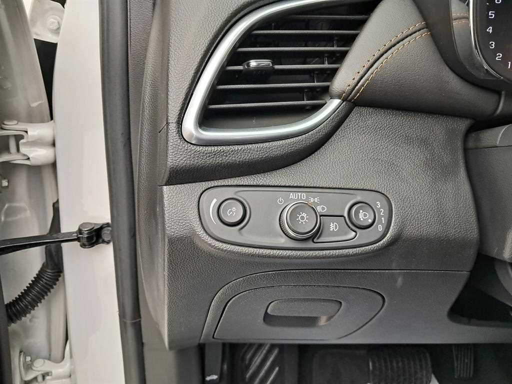 Chevrolet Trax 2020 Blanco - Importación desde Corea - HF Imports Iquique - Foto 13