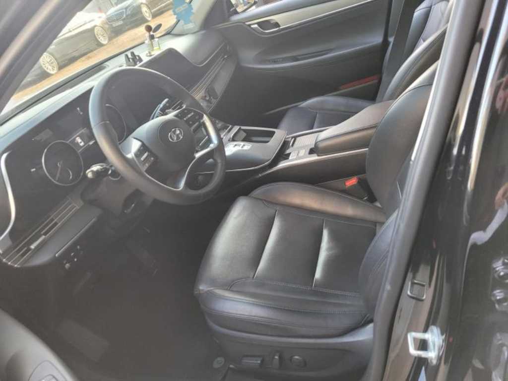 HYUNDAI Grandeur - Vista 4