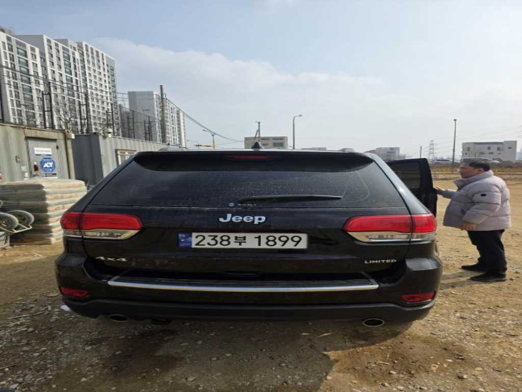 Jeep Cherokee - Vista 5