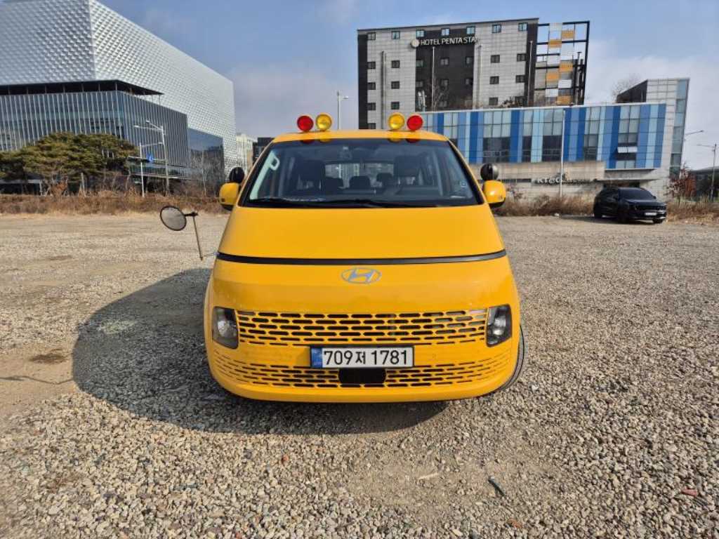 HYUNDAI Staria 2025 Amarillo - Importación desde Corea - HF Imports Iquique - Foto 1