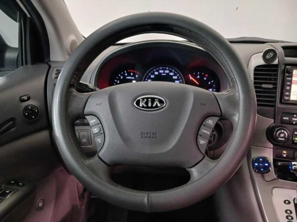 KIA Carnival - Vista 12