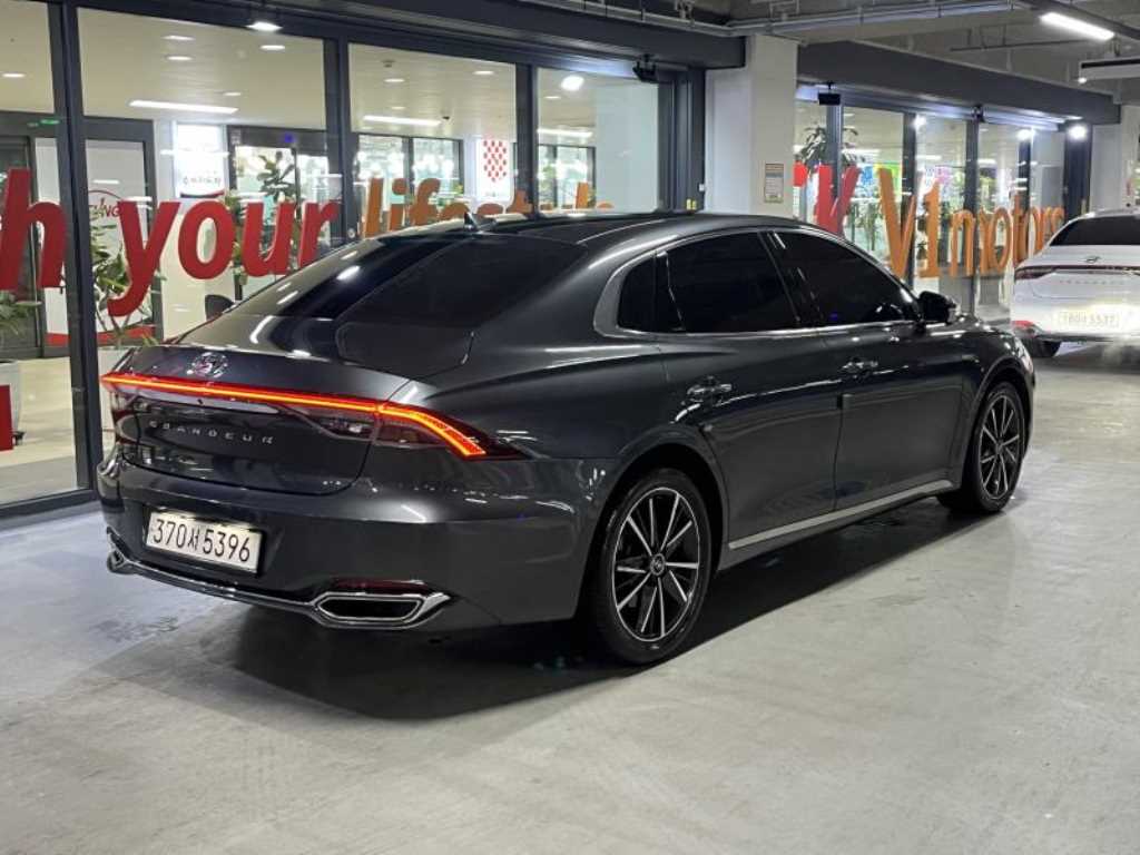 HYUNDAI Grandeur - Vista 4