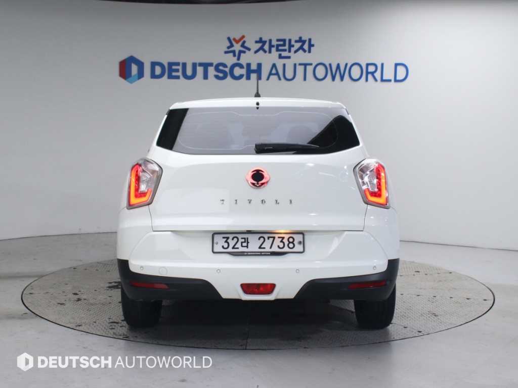 Ssangyong Tivoli - Vista 4