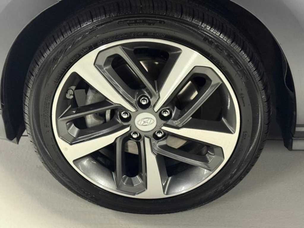 HYUNDAI Kona - Vista 5