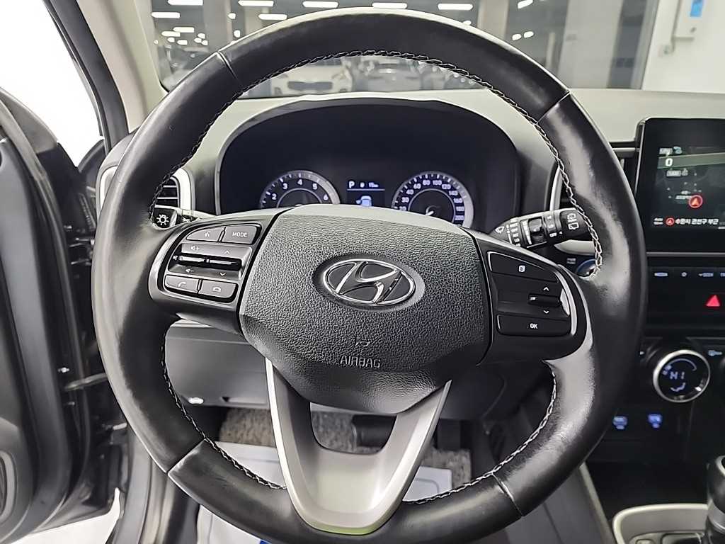 HYUNDAI Venue - Vista 9