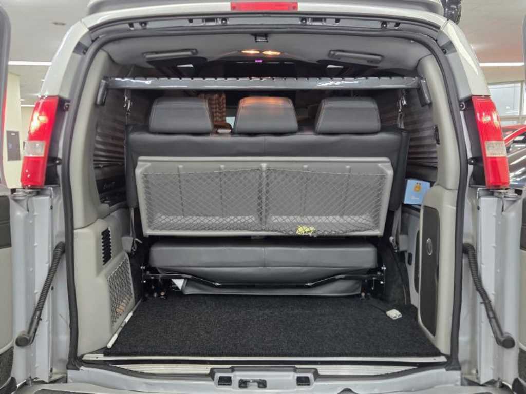 Chevrolet Express van - Vista 5