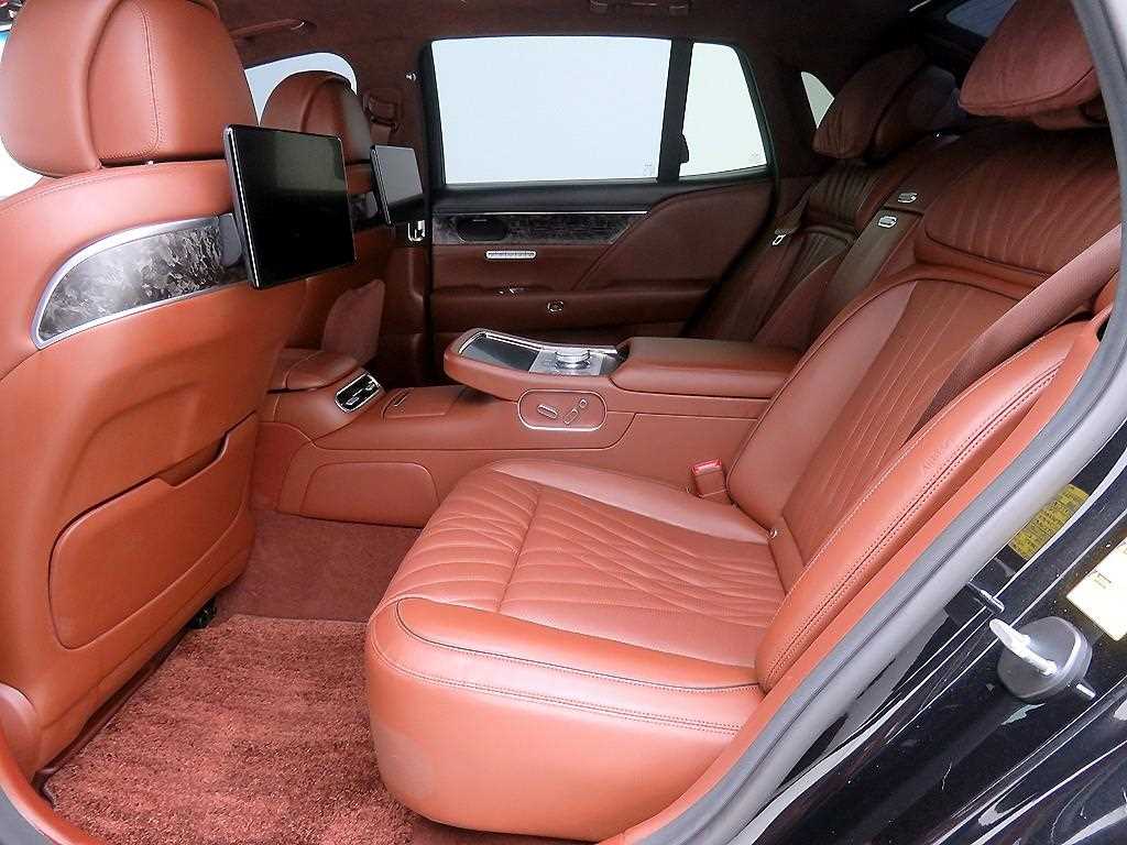 Genesis G90 - Vista 7