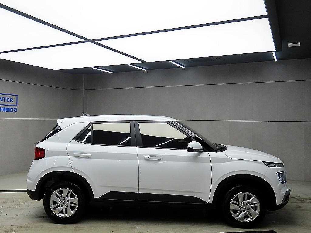 HYUNDAI Venue - Vista 2