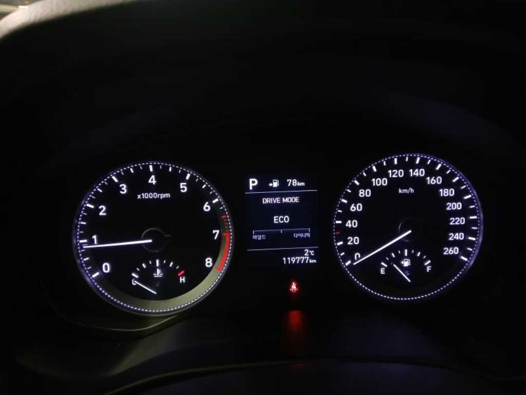 HYUNDAI Grandeur - Vista 9