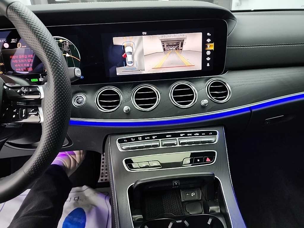 Mercedes Benz E class - Vista 10