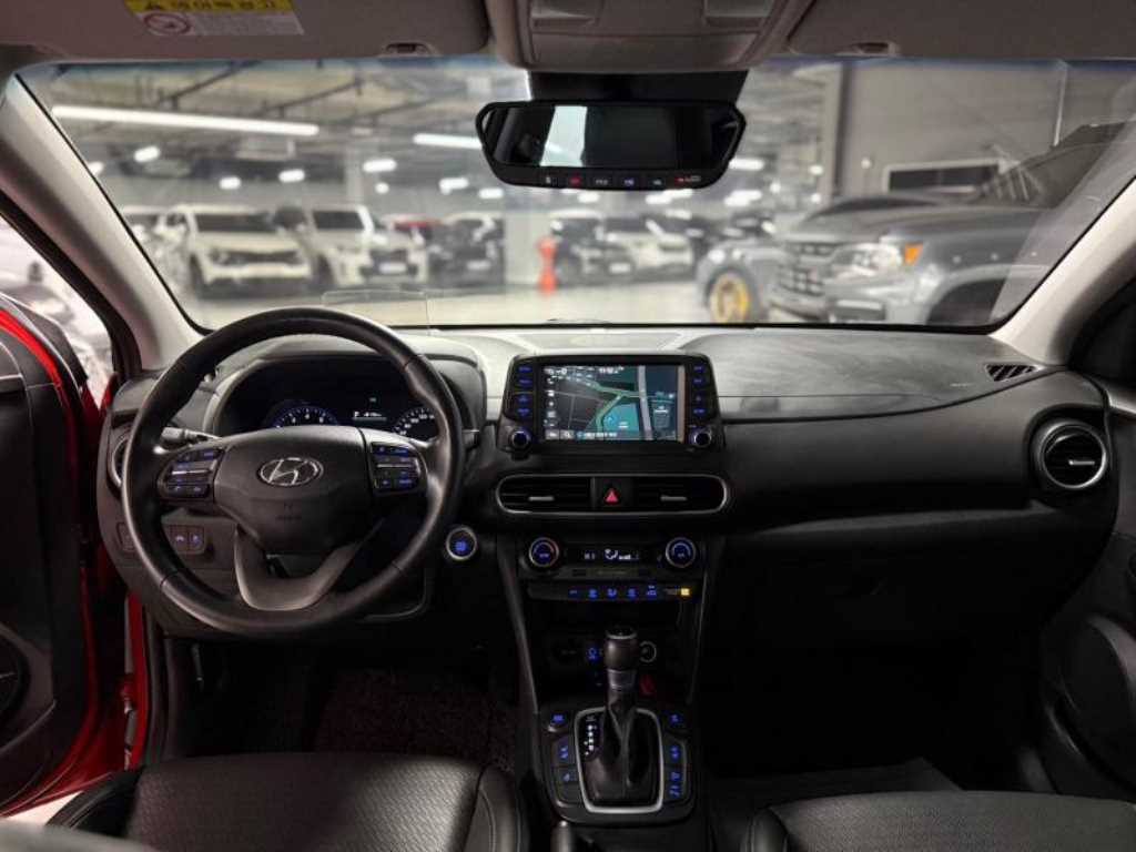 HYUNDAI Kona - Vista 10