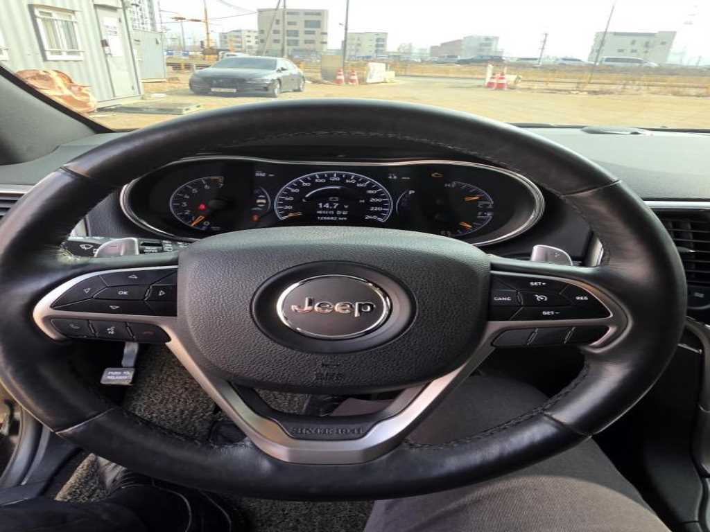 Jeep Cherokee - Vista 10