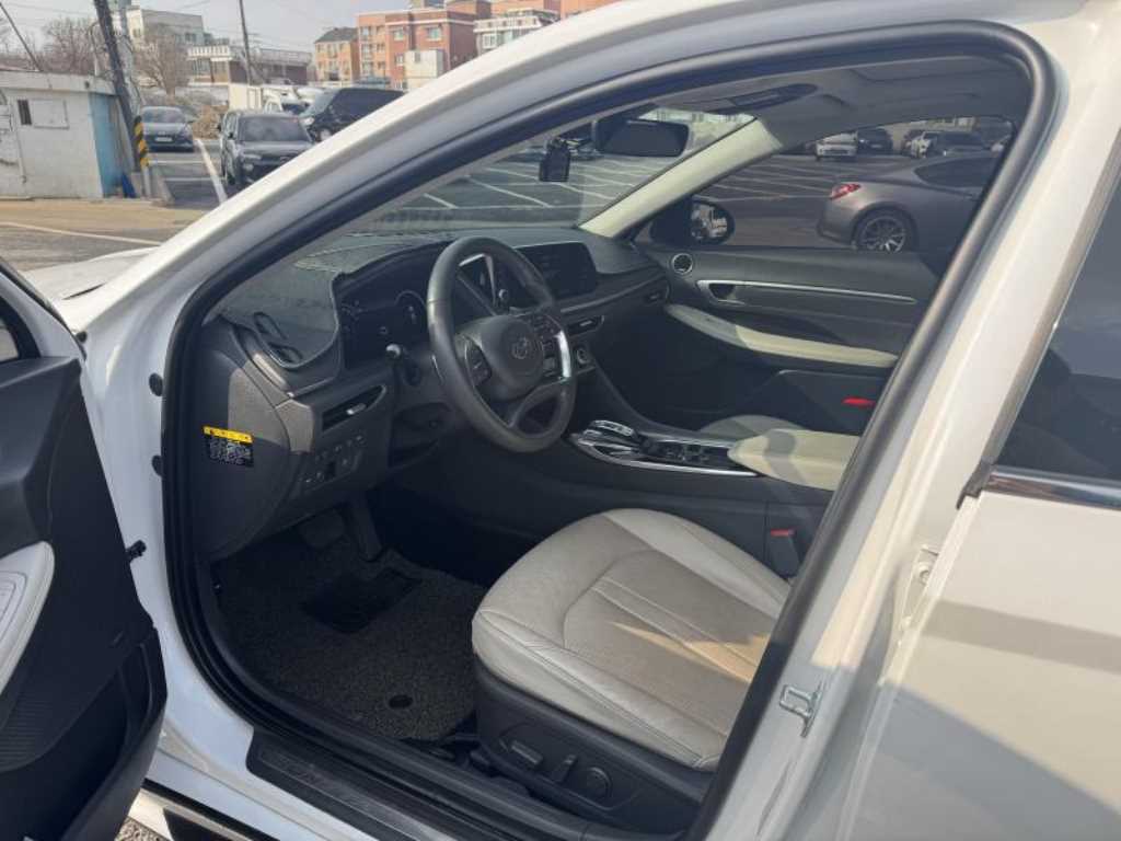 HYUNDAI Sonata - Vista 6