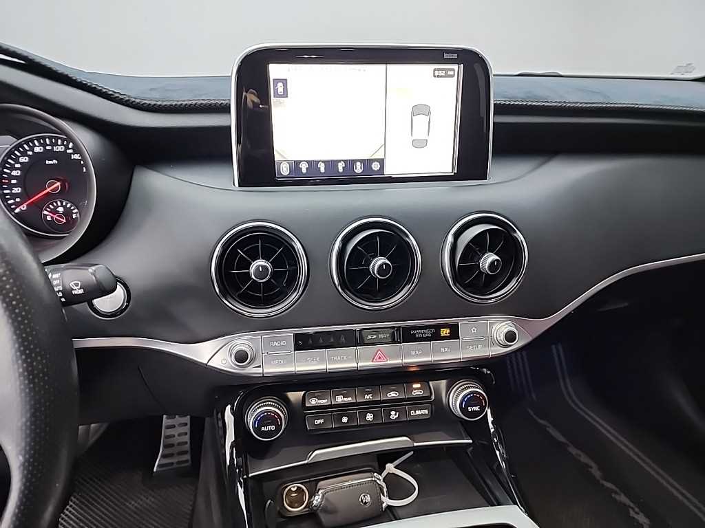 KIA Stinger - Vista 10