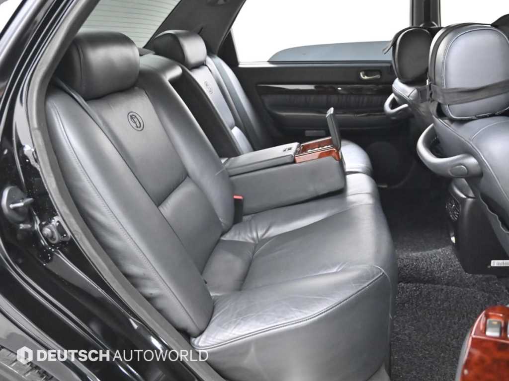 HYUNDAI Dynasty - Vista 12