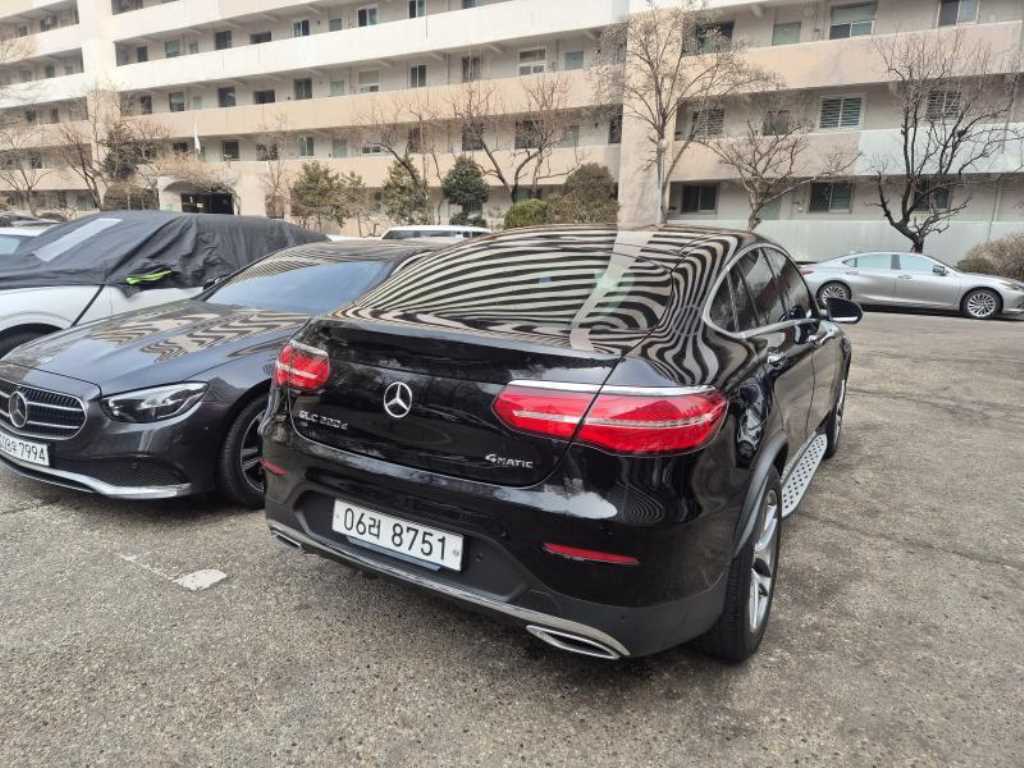 Mercedes Benz GLC Class - Vista 3