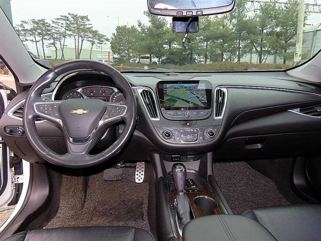 Chevrolet Malibu - Vista 7